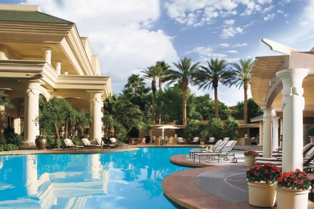 Four Seasons Hotel Las Vegas — ภาพห้องพักและบรรยากาศ