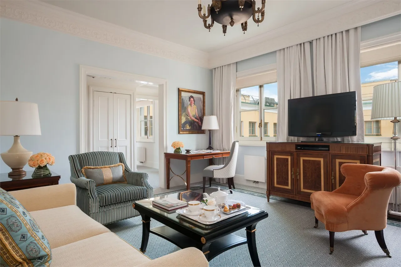 Four Seasons Hotel Lion Palace St. Petersburg — rooms and atmosphere