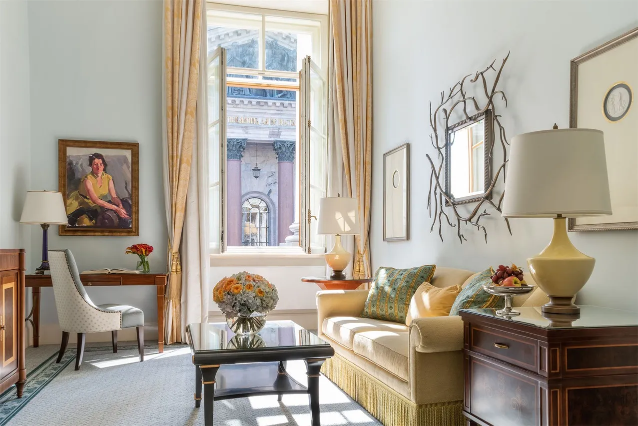 Four Seasons Hotel Lion Palace St. Petersburg — rooms and atmosphere