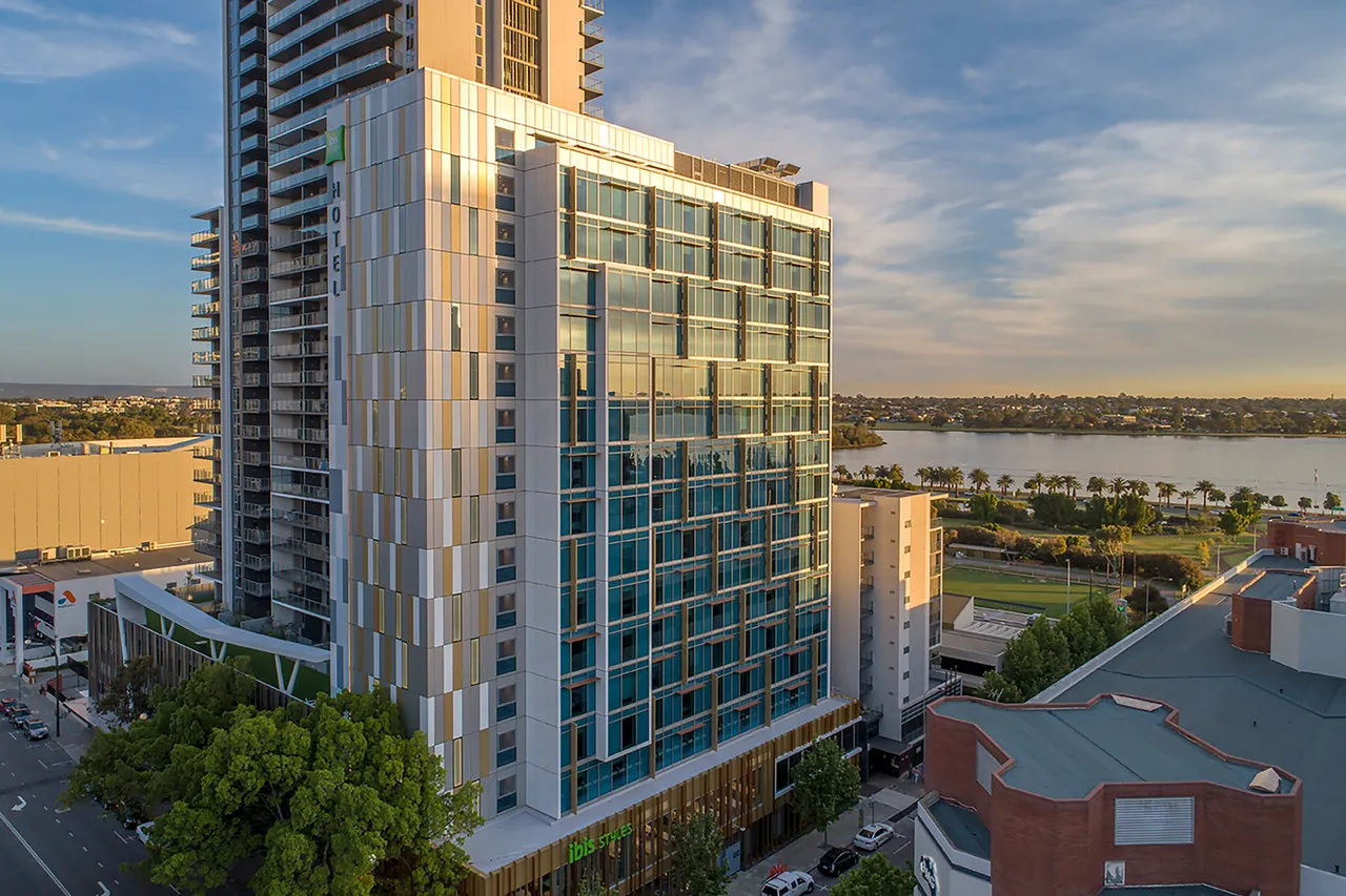Fraser Suites Perth — rooms and atmosphere