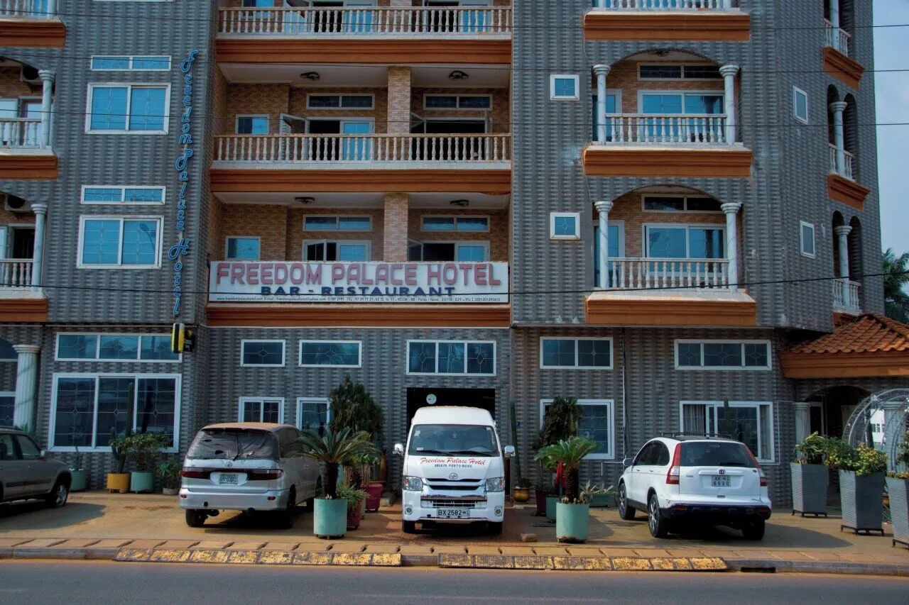 Freedom Palace Hotel — ภาพห้องพักและบรรยากาศ