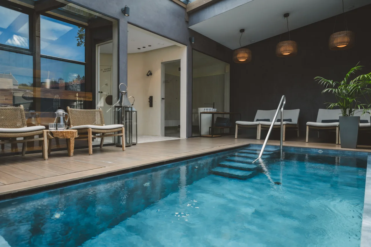 Frost Boutique Hotel — ภาพห้องพักและบรรยากาศ