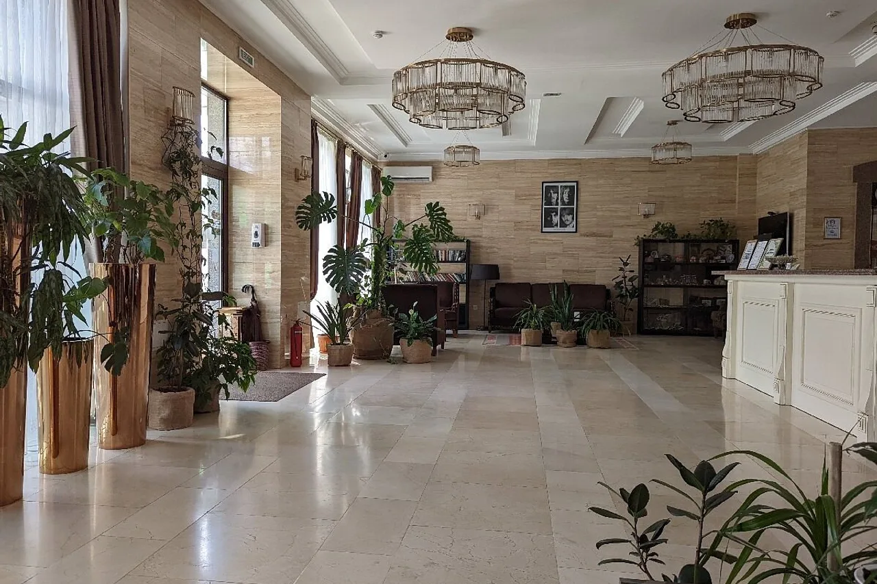 Garden Hotel Bishkek — โรงแรมในบิชเคก