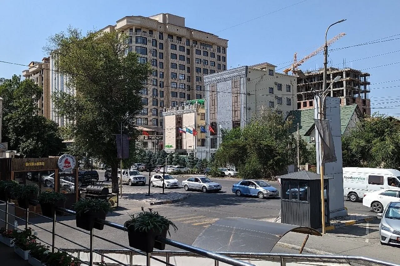 Garden Hotel Bishkek — ภาพห้องพักและบรรยากาศ