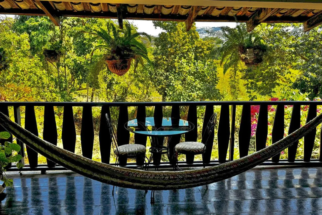 Garden Hotel — ภาพห้องพักและบรรยากาศ