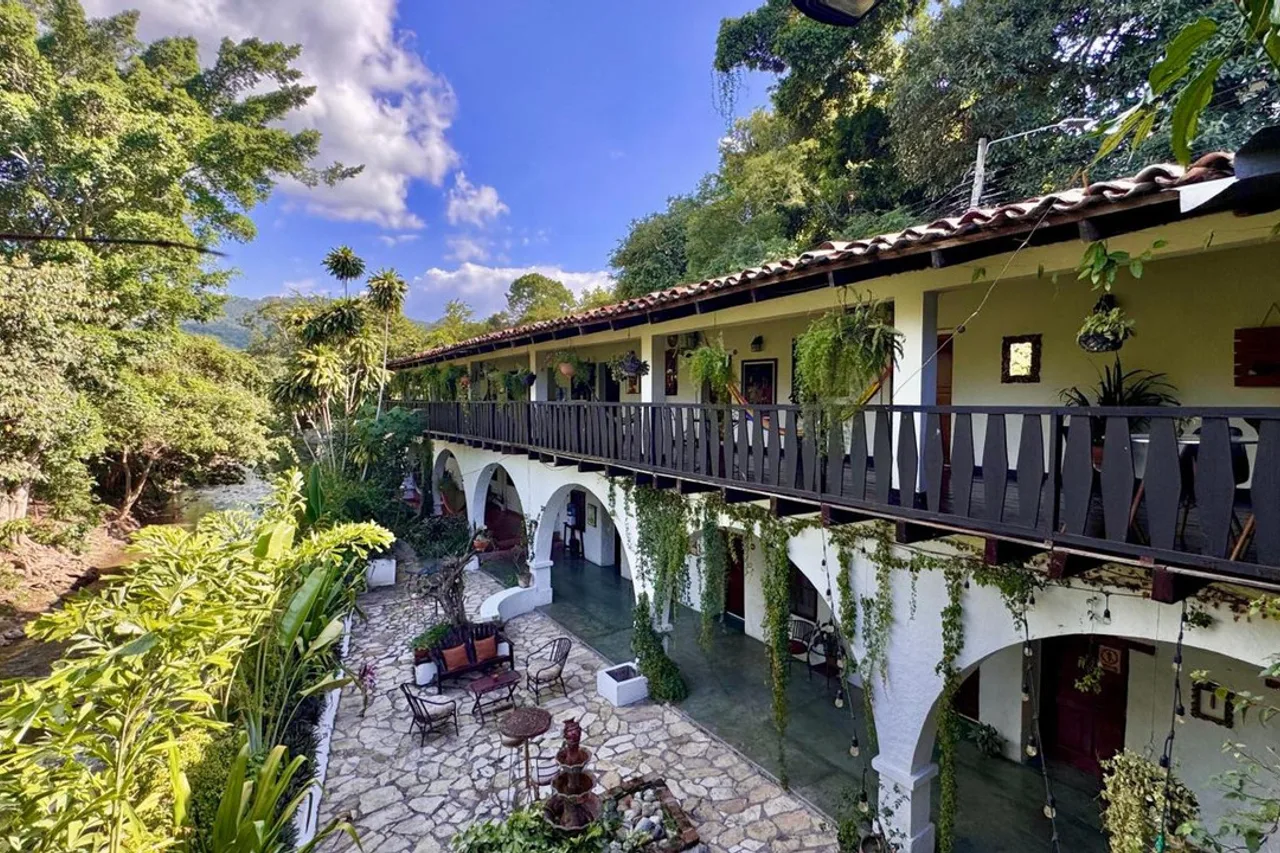 Garden Hotel — ภาพห้องพักและบรรยากาศ