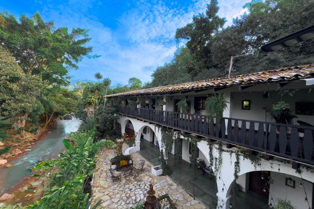 Garden Hotel — ภาพห้องพักและบรรยากาศ