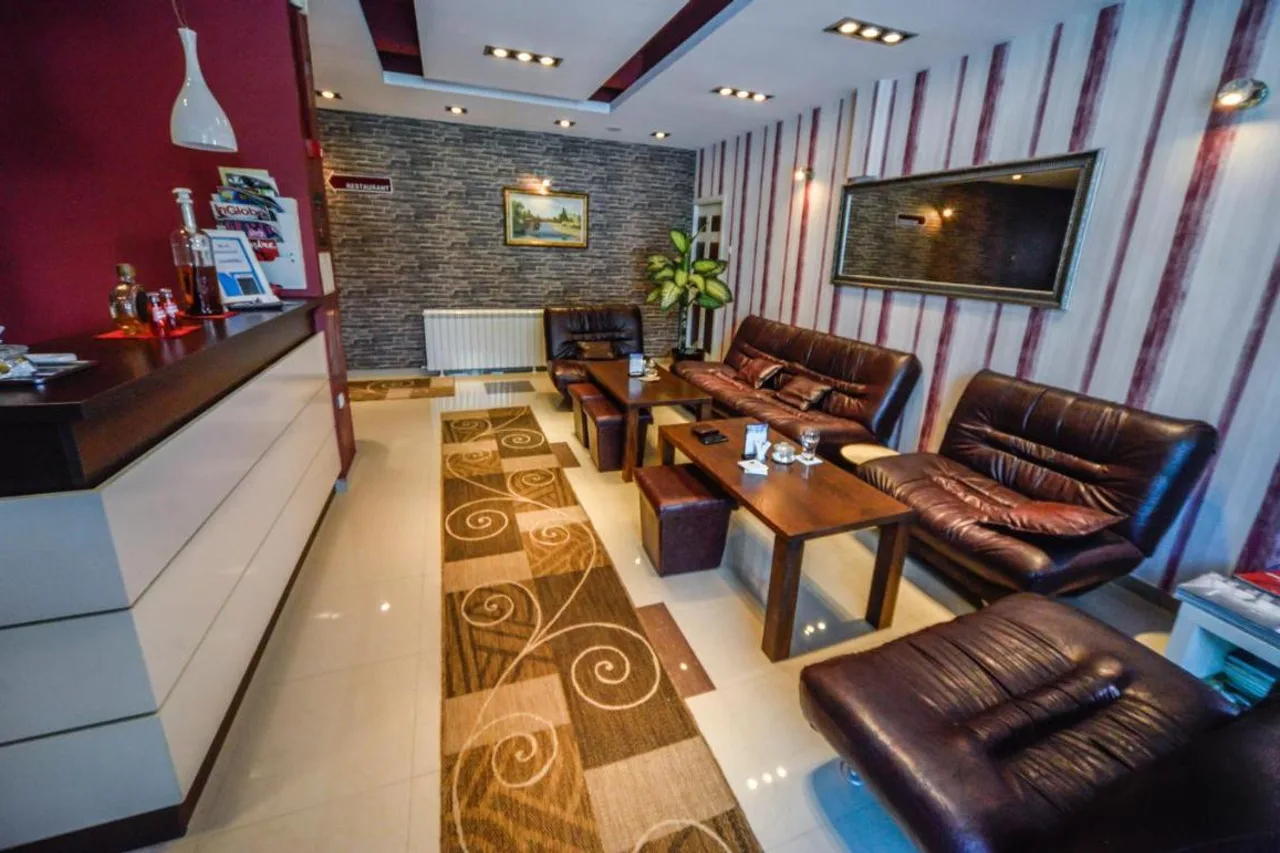 Garni Hotel 018 In — ภาพห้องพักและบรรยากาศ