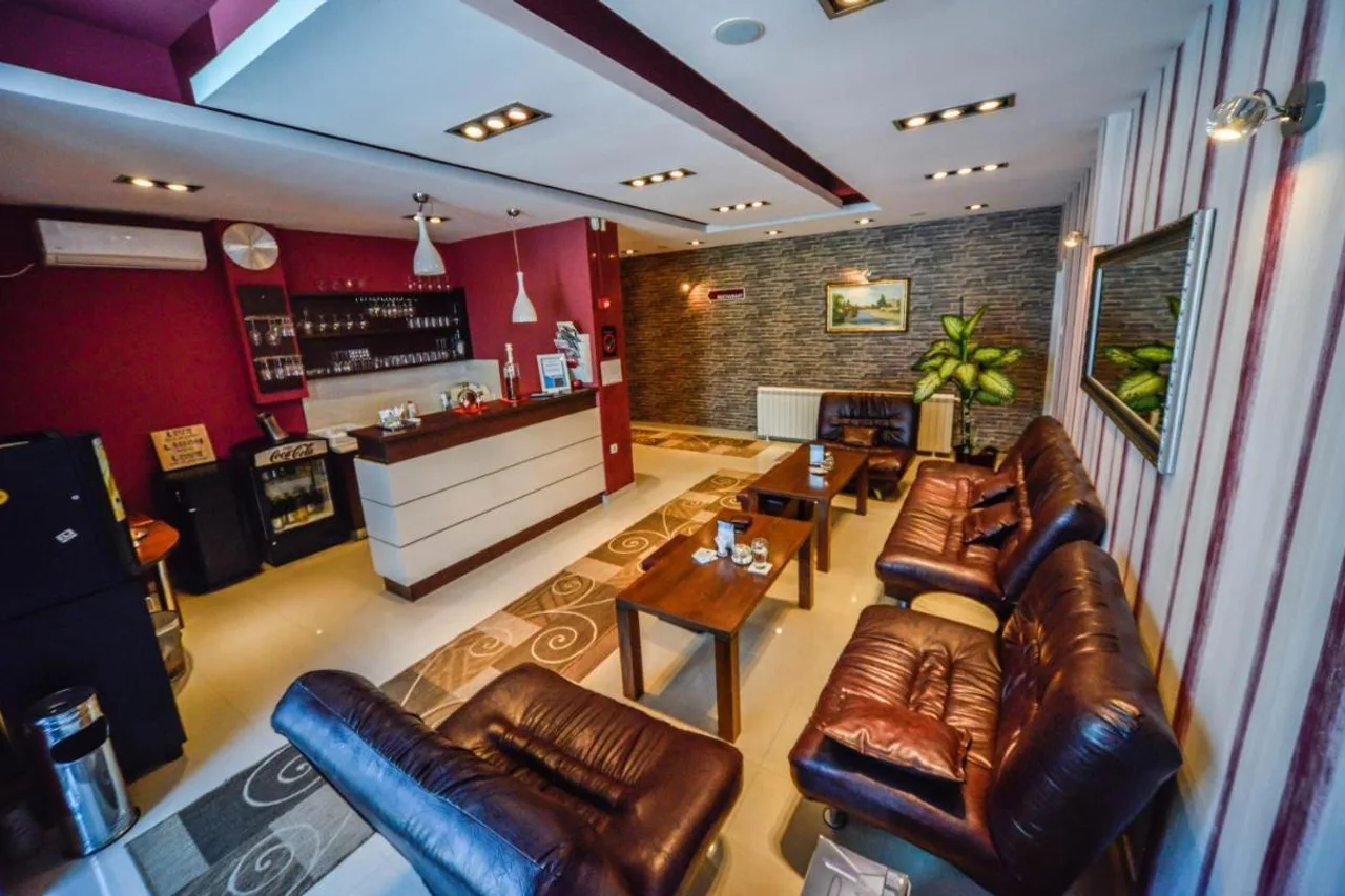 Garni Hotel 018 In — ภาพห้องพักและบรรยากาศ