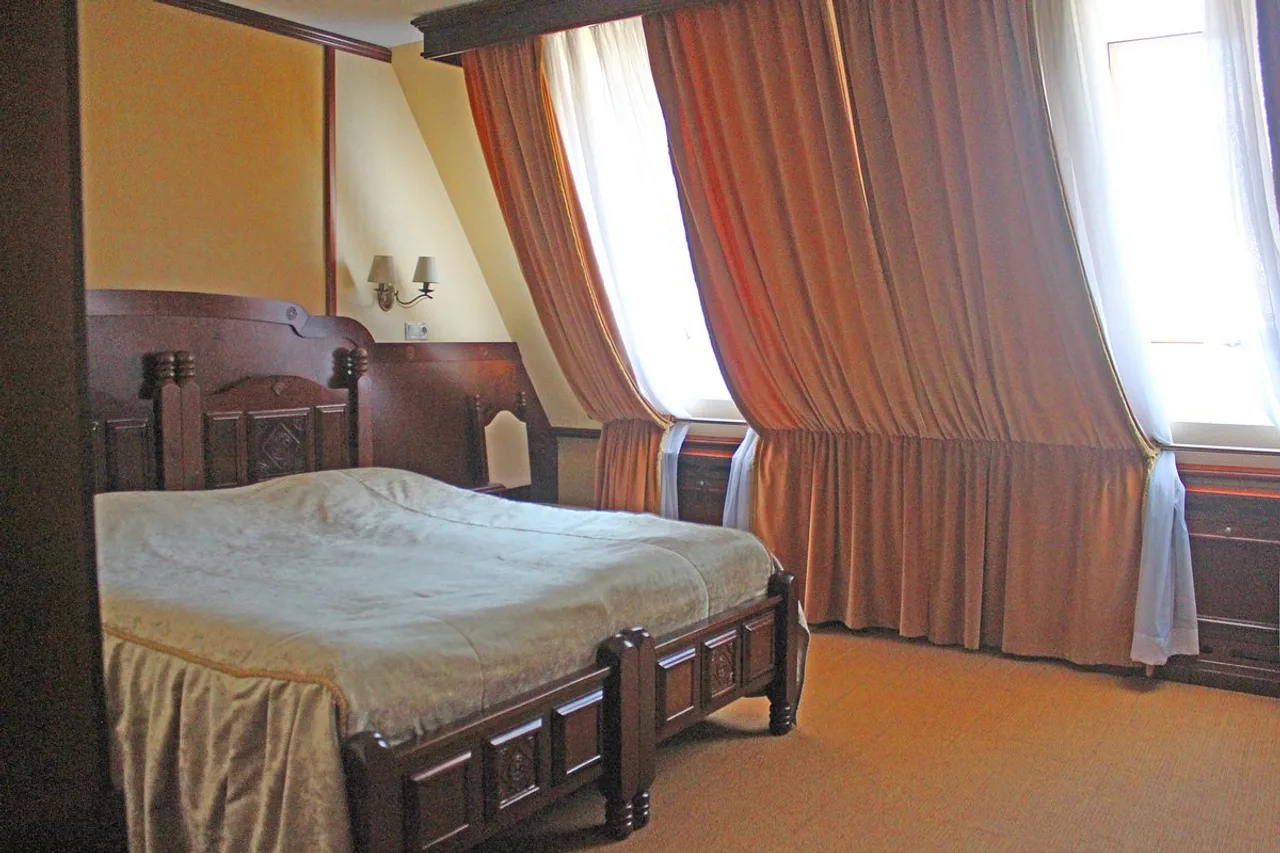 Garni Hotel — ภาพห้องพักและบรรยากาศ