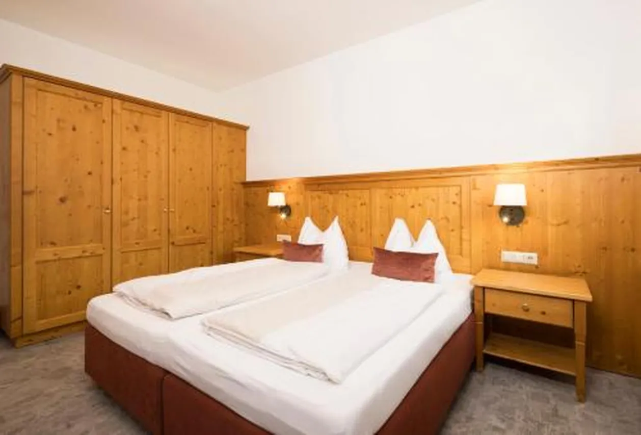 Gasthaus Jakober — rooms and atmosphere