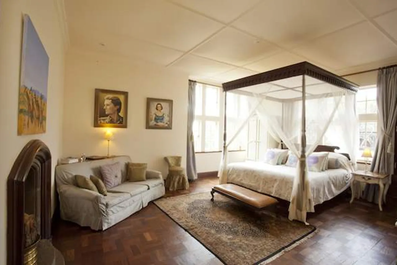 Giraffe Manor — rooms and atmosphere