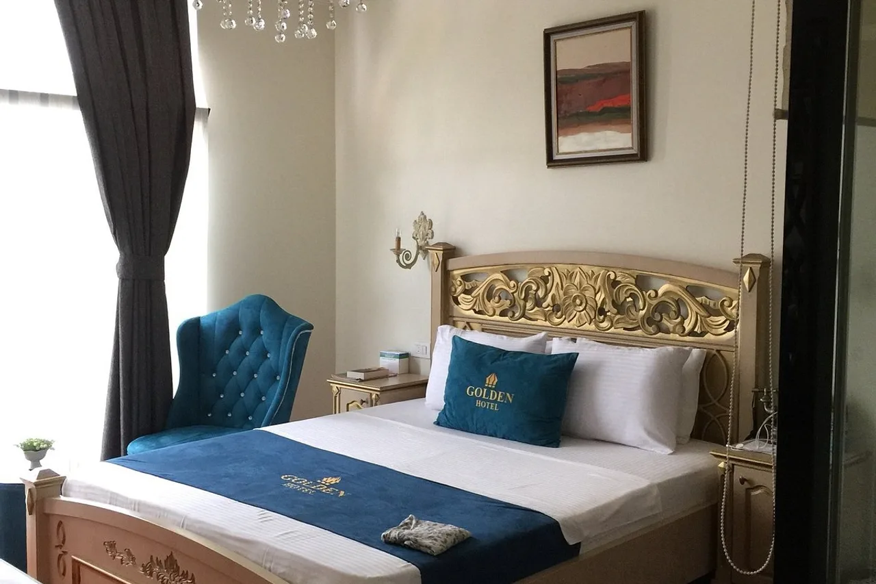 Golden Hotel Pristina — ภาพห้องพักและบรรยากาศ