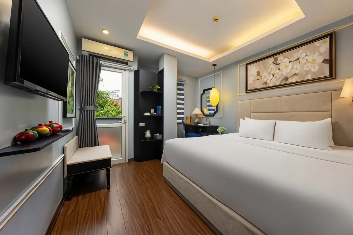 Golden Legend Diamond Hotel — rooms and atmosphere