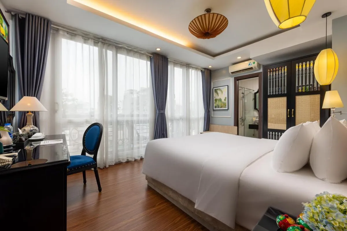 Golden Legend Diamond Hotel — rooms and atmosphere