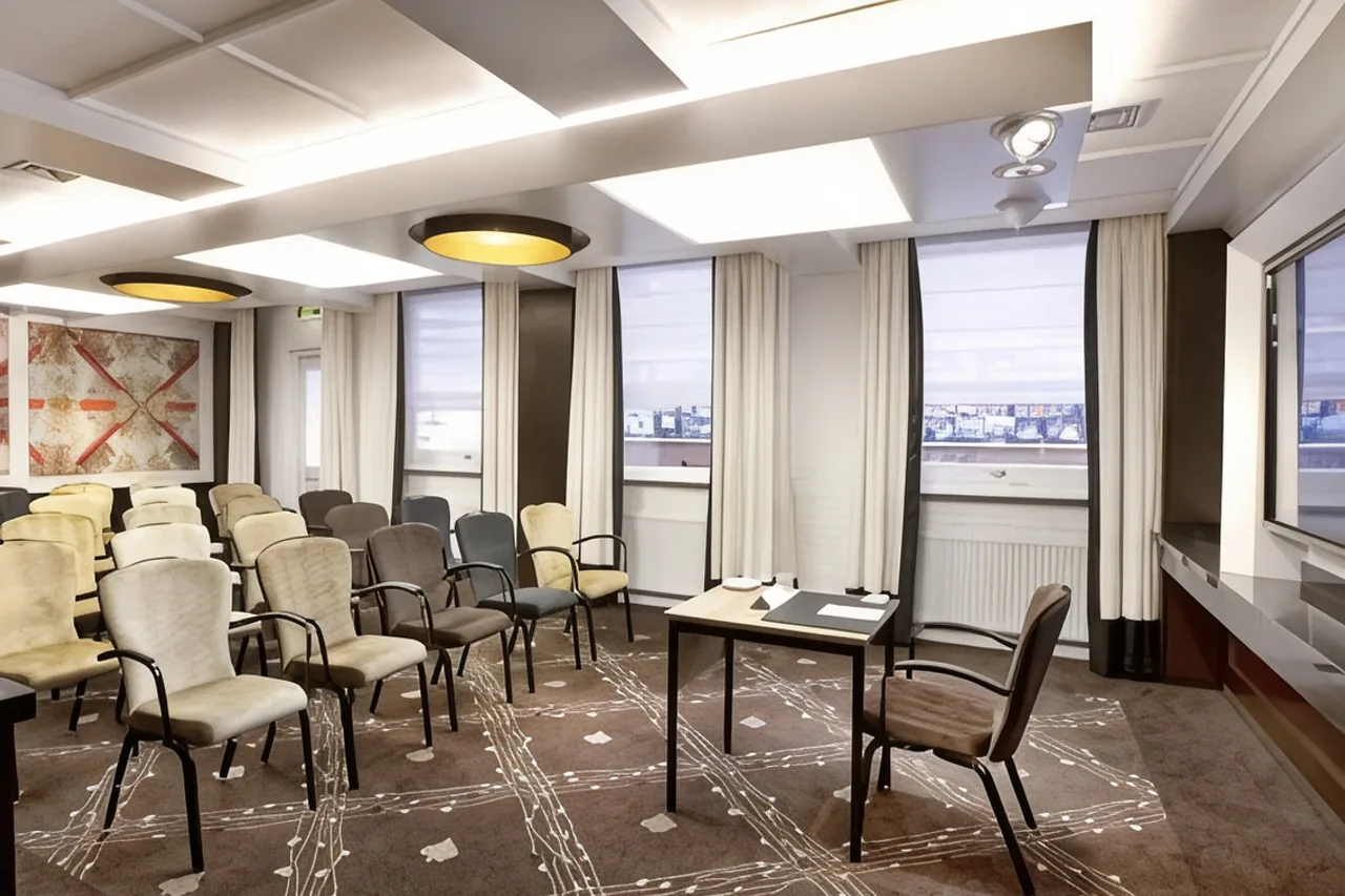 Golden Tulip Hotel Central — ภาพห้องพักและบรรยากาศ