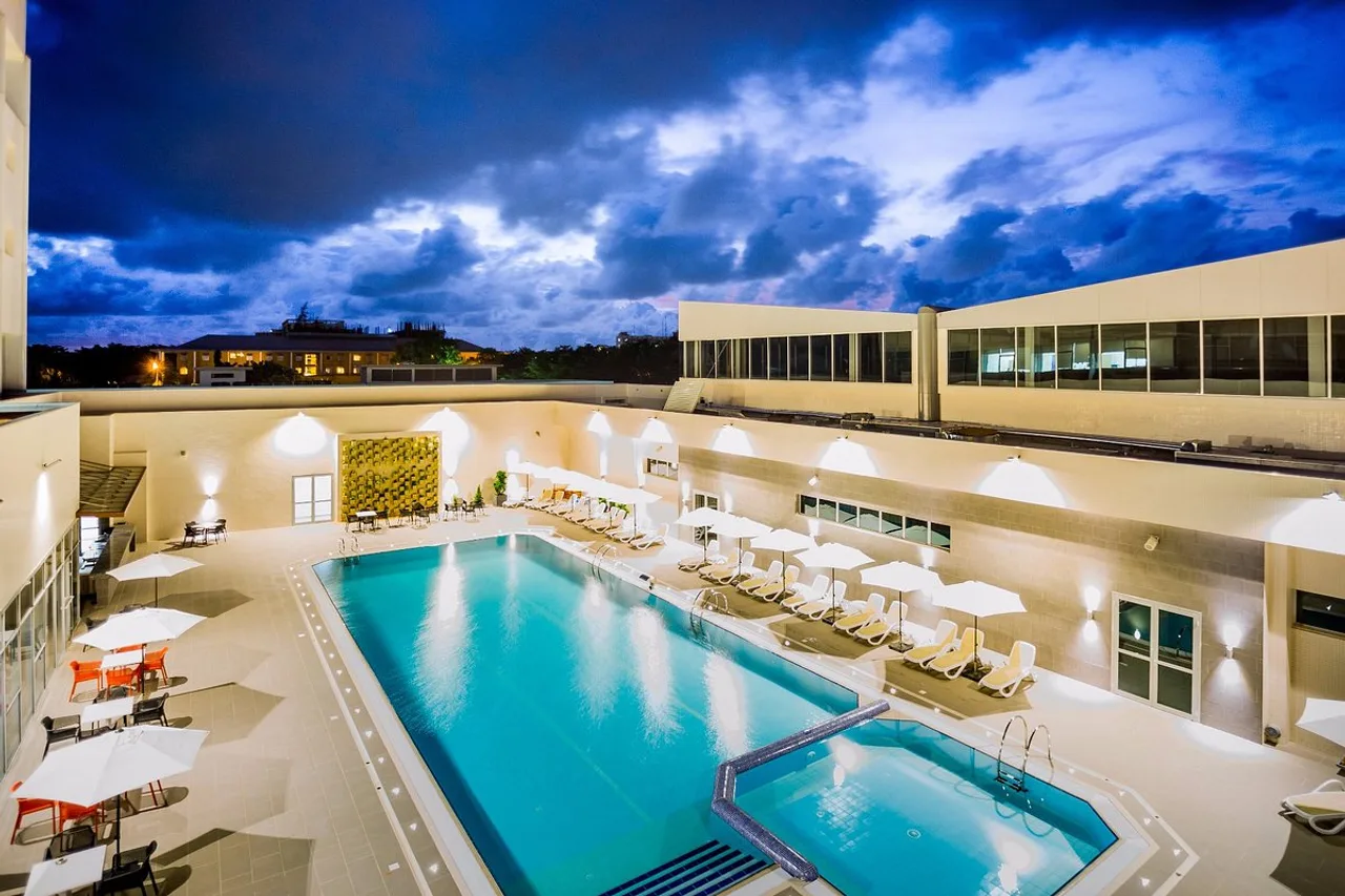 Golden Tulip Le Diplomate Cotonou — ภาพห้องพักและบรรยากาศ