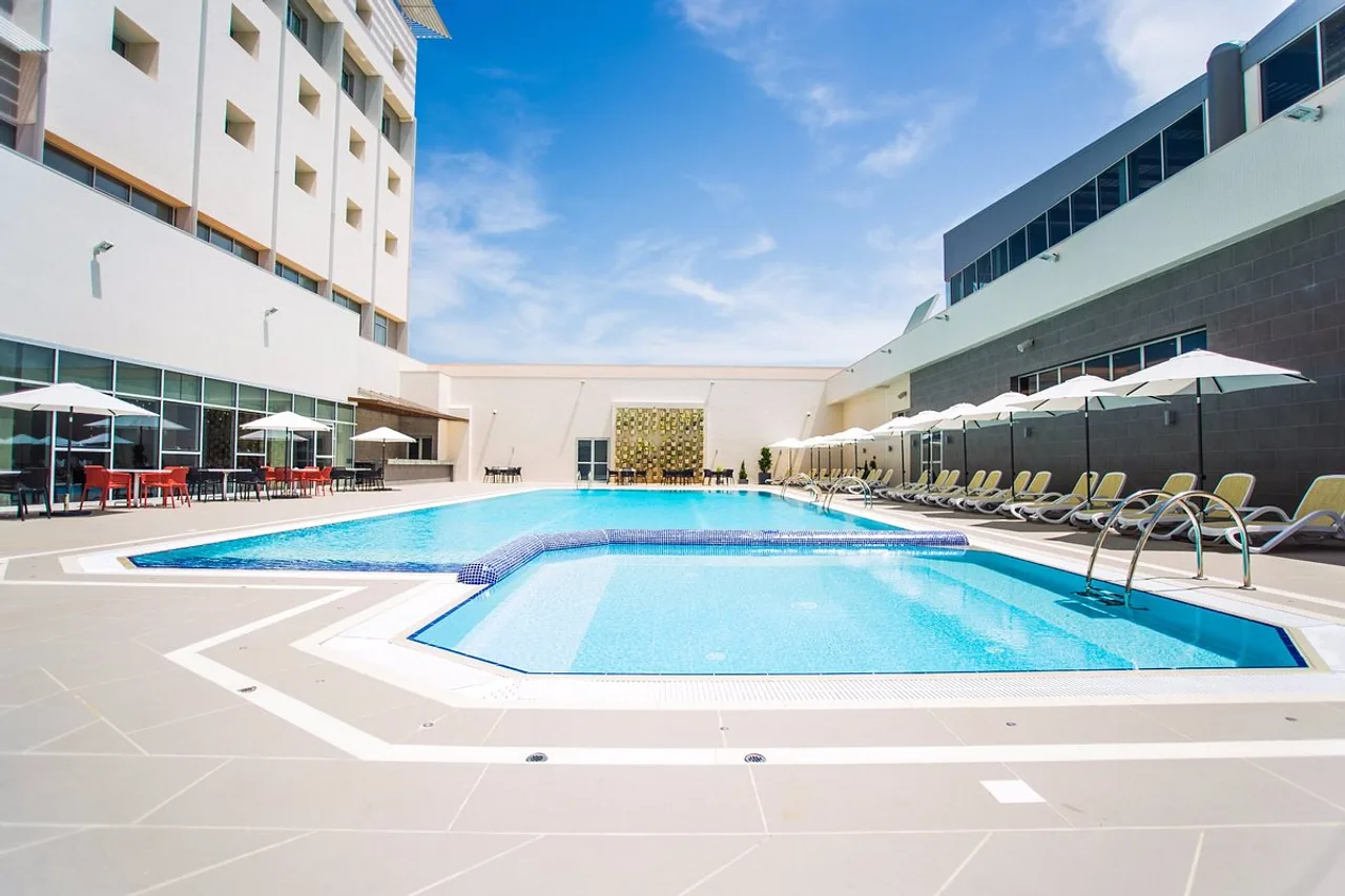 Golden Tulip Le Diplomate Cotonou — ภาพห้องพักและบรรยากาศ