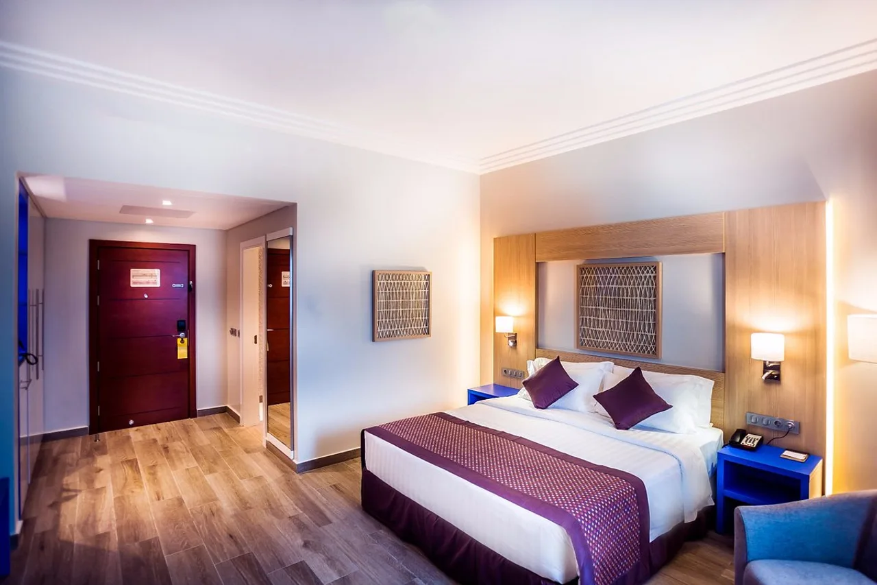 Golden Tulip Le Diplomate Cotonou — ภาพห้องพักและบรรยากาศ