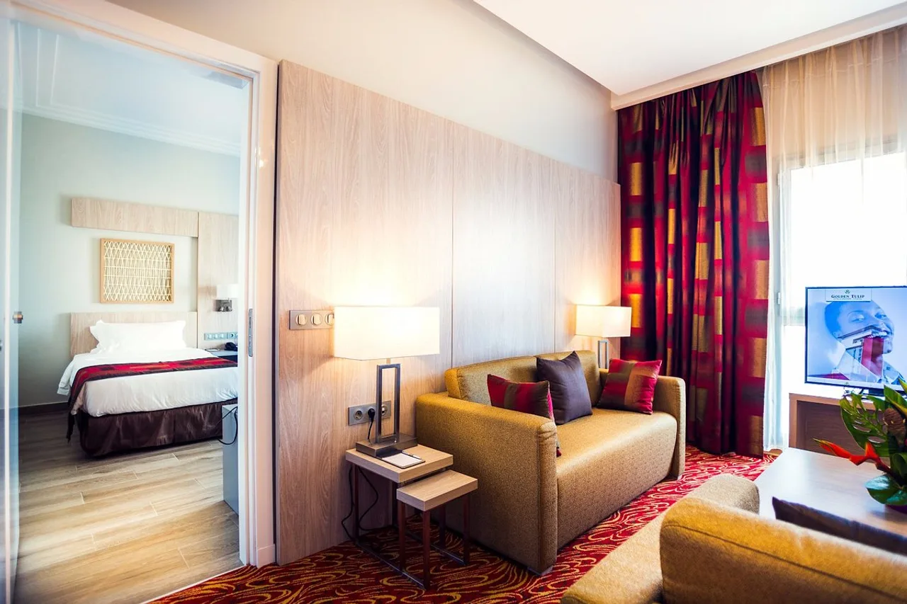 Golden Tulip Le Diplomate Cotonou — ภาพห้องพักและบรรยากาศ