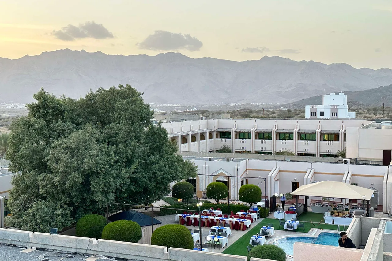 Golden Tulip Nizwa Hotel — ภาพห้องพักและบรรยากาศ