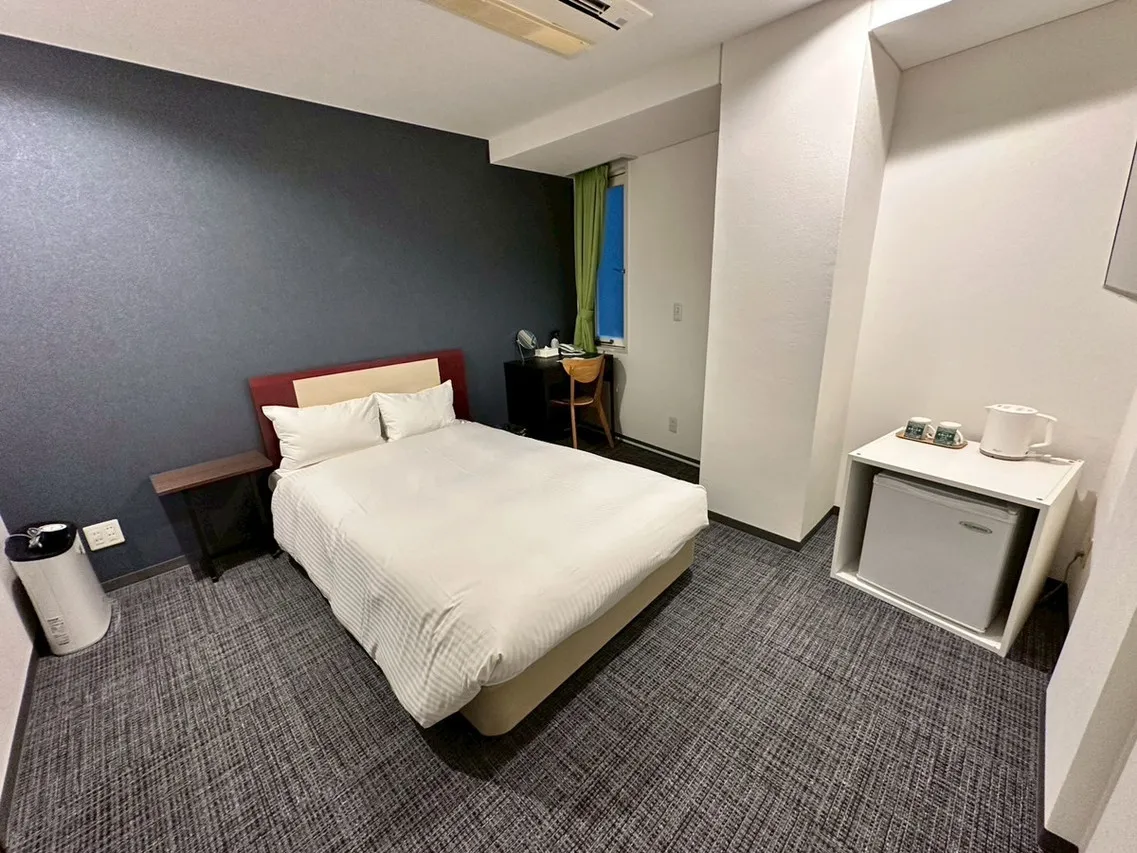 Grampus Inn Osaka — rooms and atmosphere