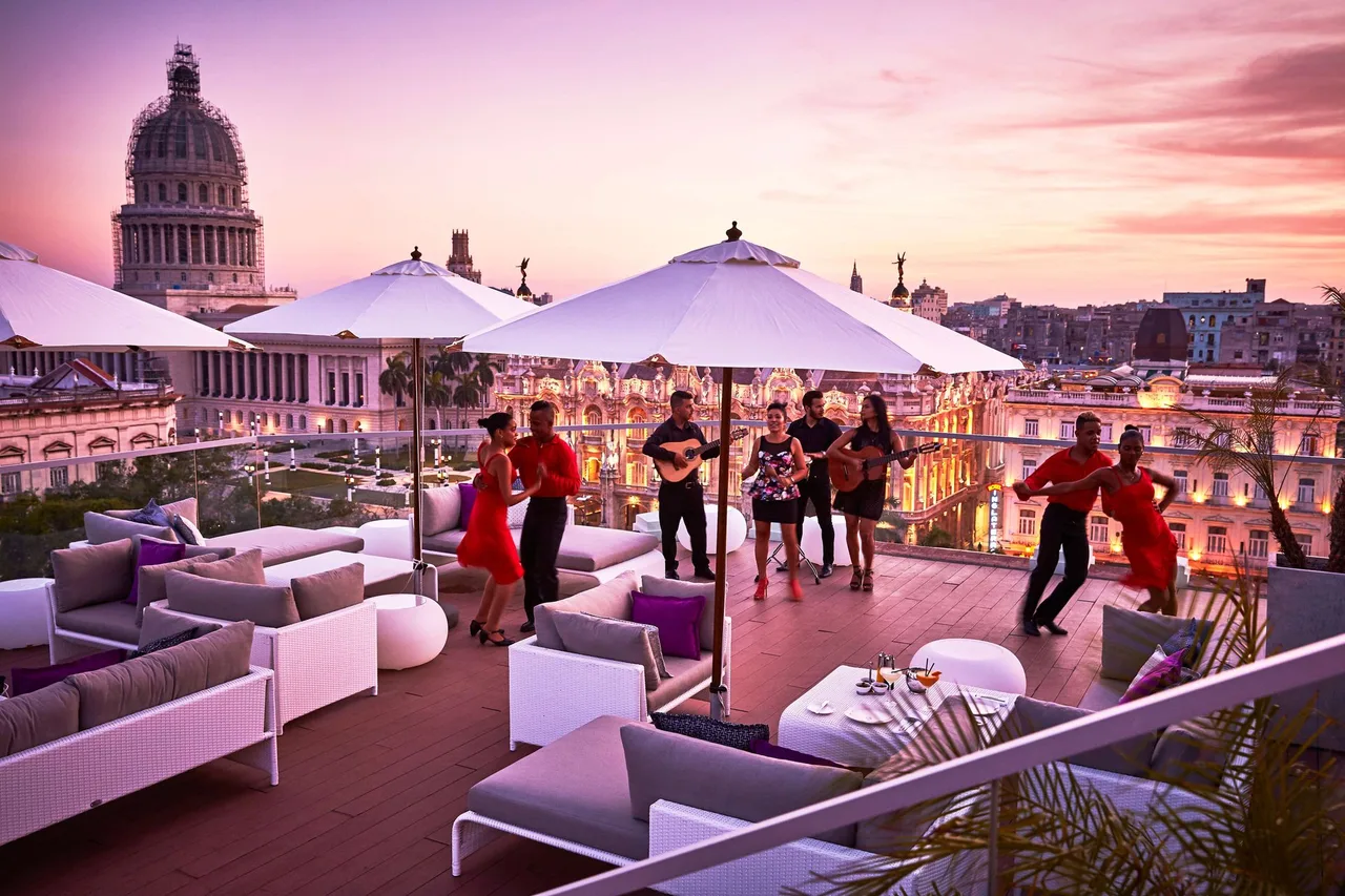 Gran Hotel Manzana Kempinski La Habana — rooms and atmosphere