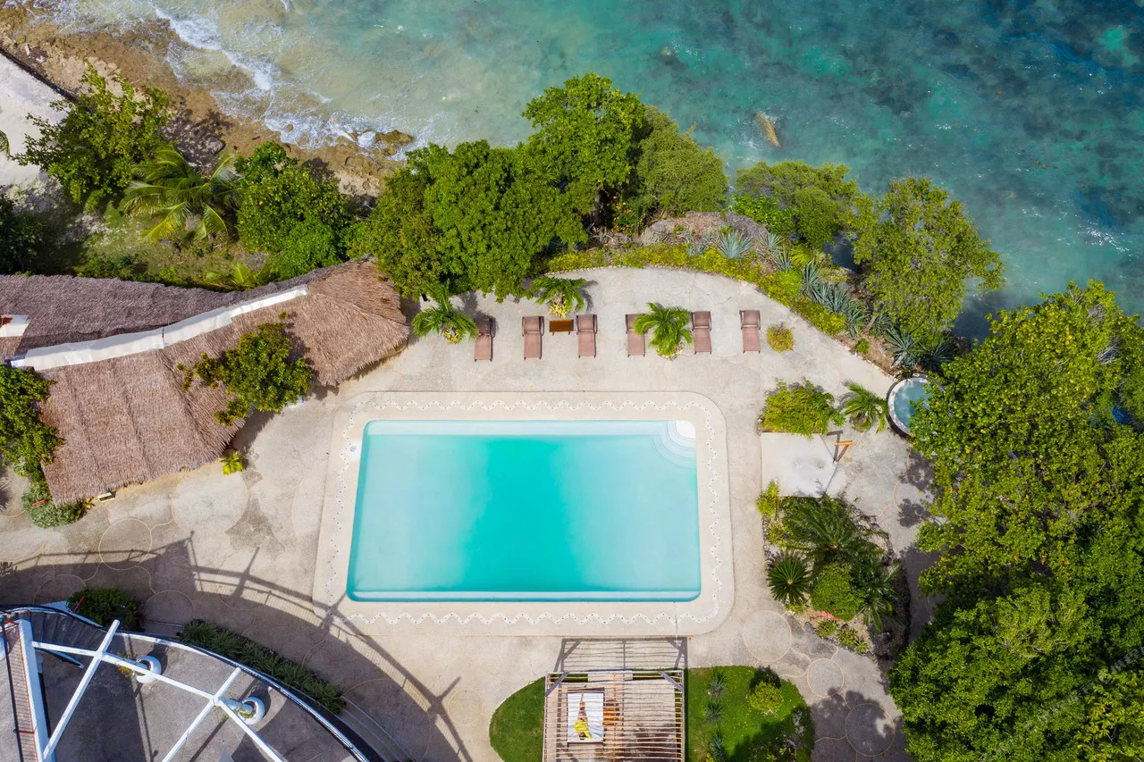 Granada Beach Resort — rooms and atmosphere