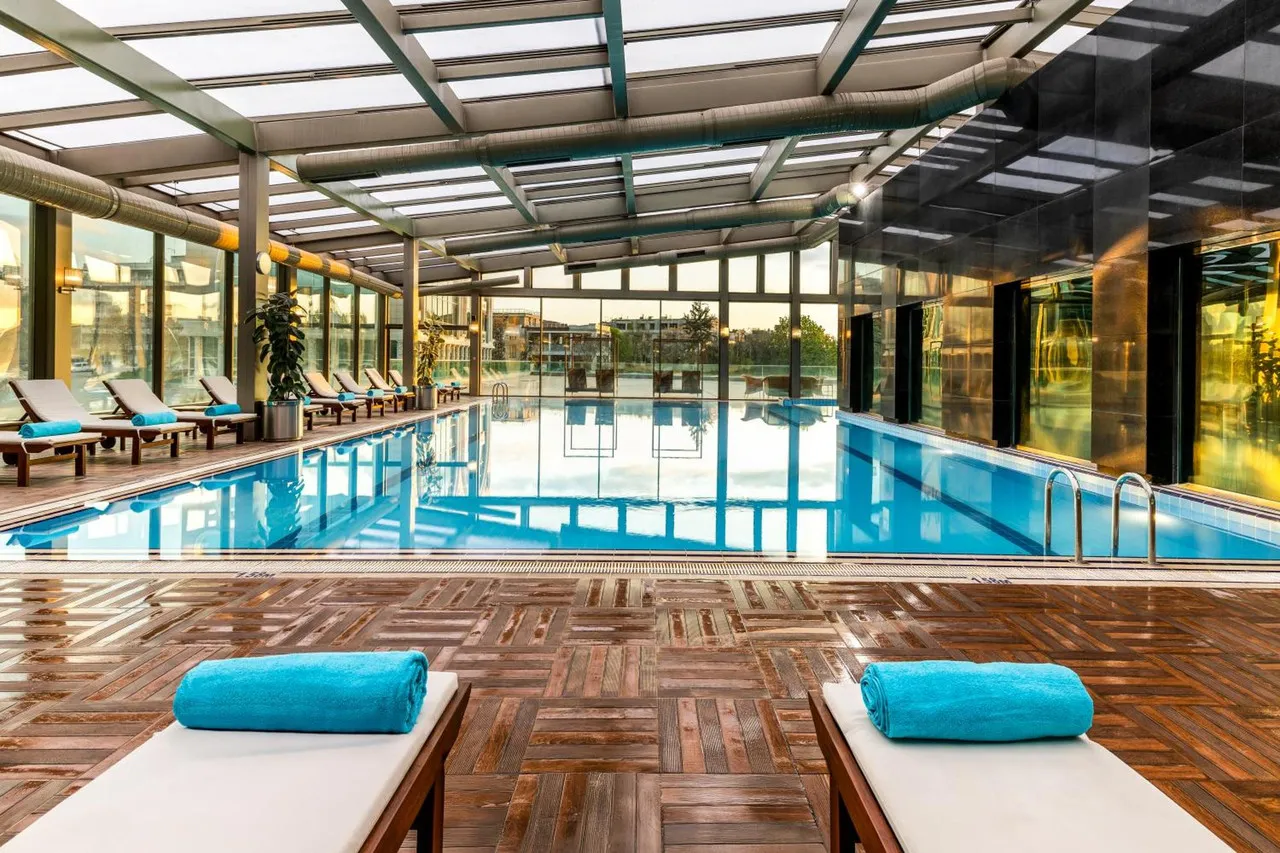 Grand Ankara Hotel & Convention Center — rooms and atmosphere