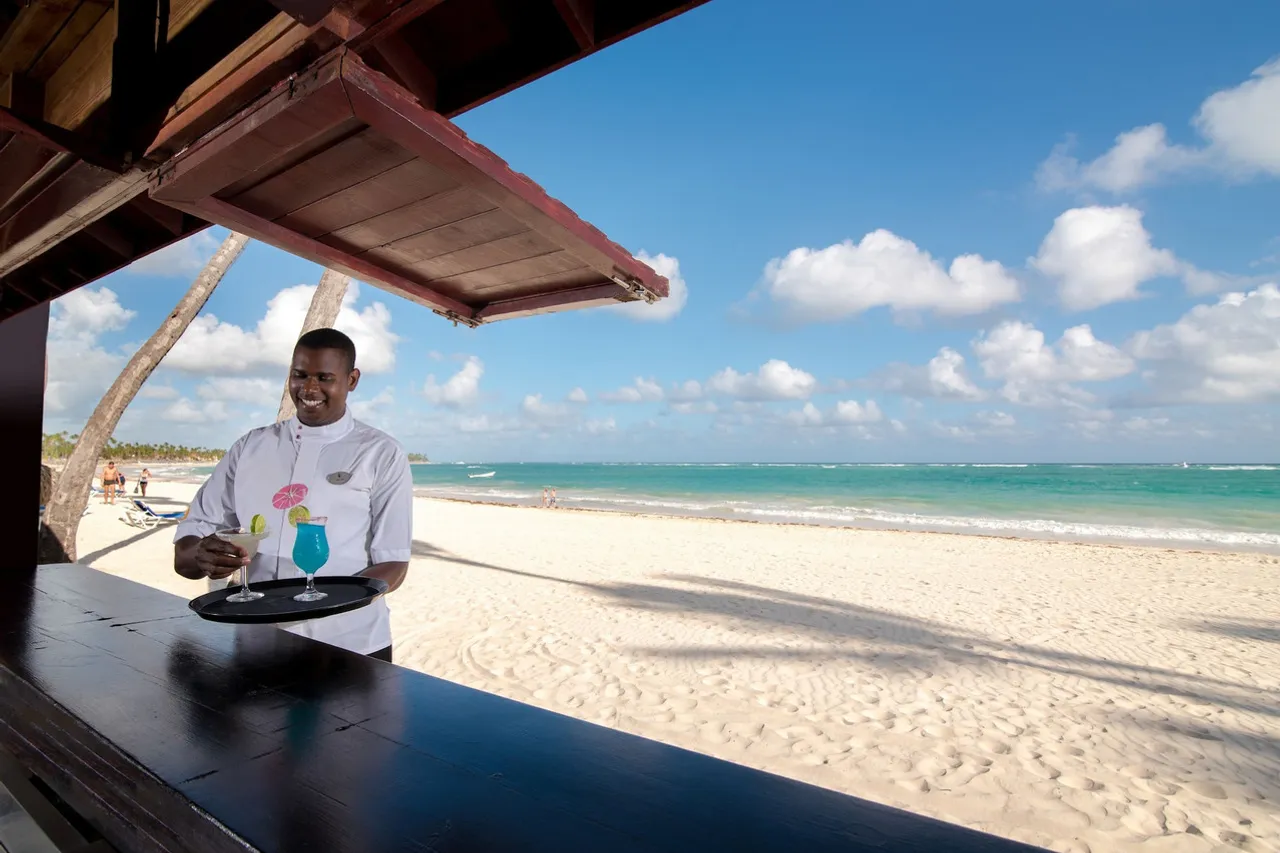 Grand Bavaro Princess All Suites Resort, Spa & Casino — ภาพห้องพักและบรรยากาศ