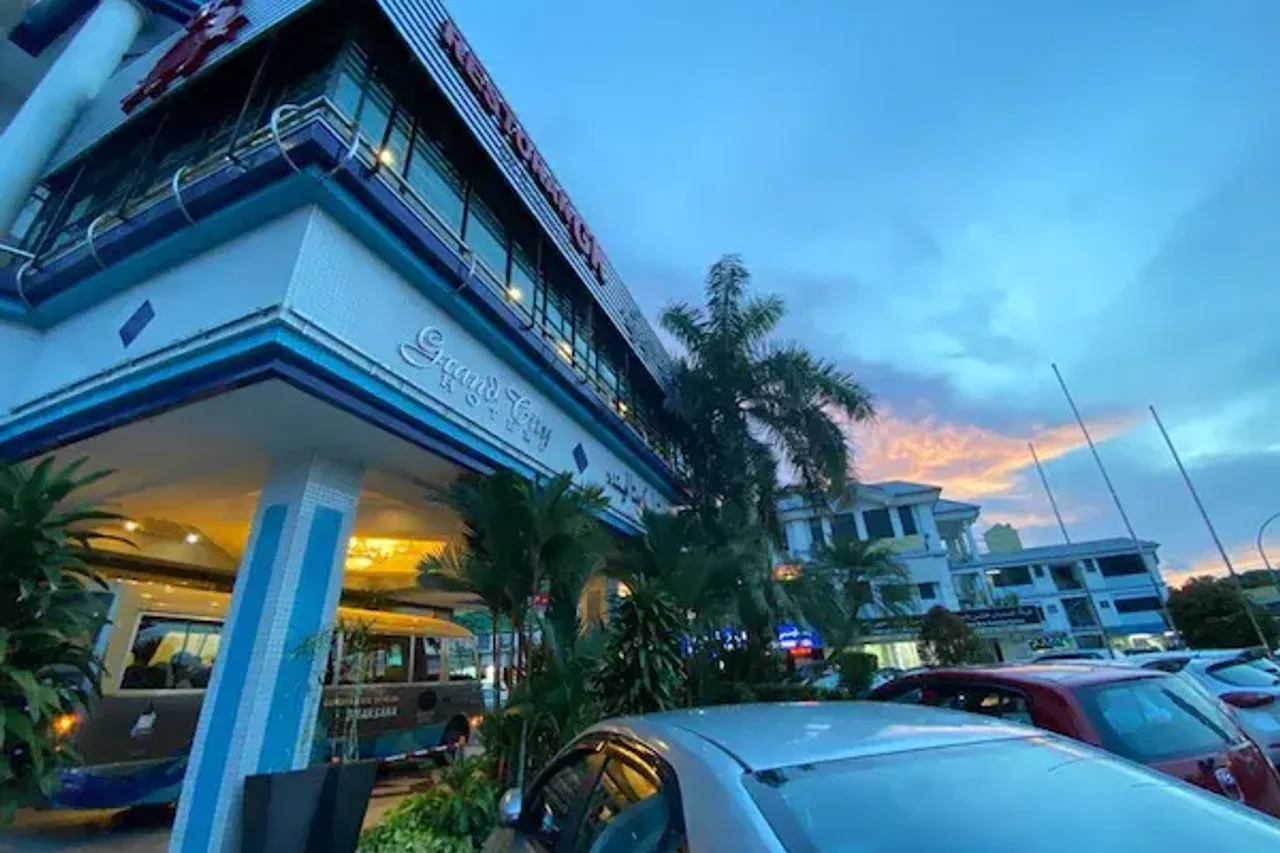 Grand City Hotel — โรงแรมในบันดาร์เสรีเบกาวัน