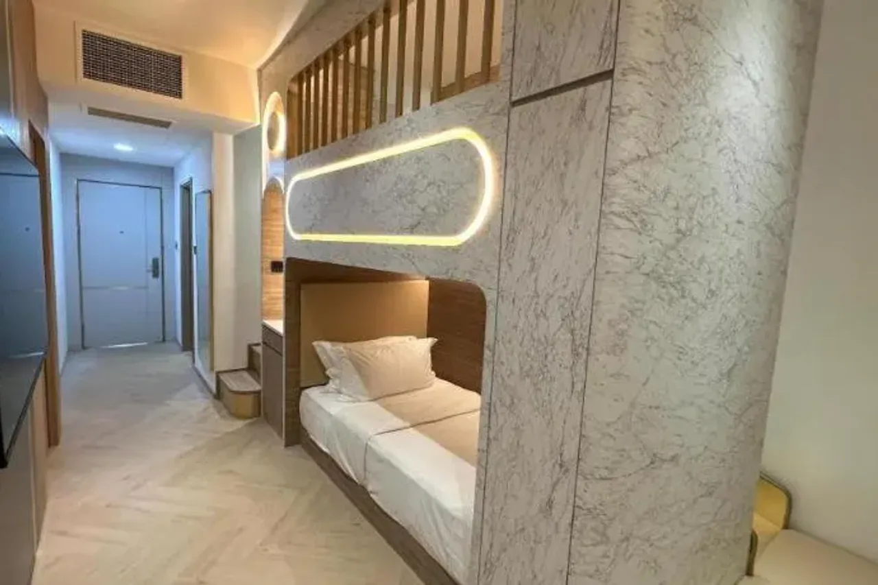 Grand City Hotel — ภาพห้องพักและบรรยากาศ