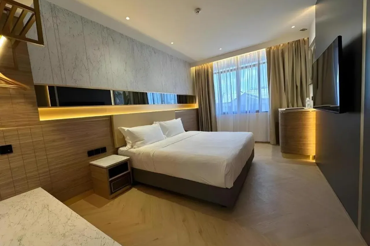 Grand City Hotel — ภาพห้องพักและบรรยากาศ