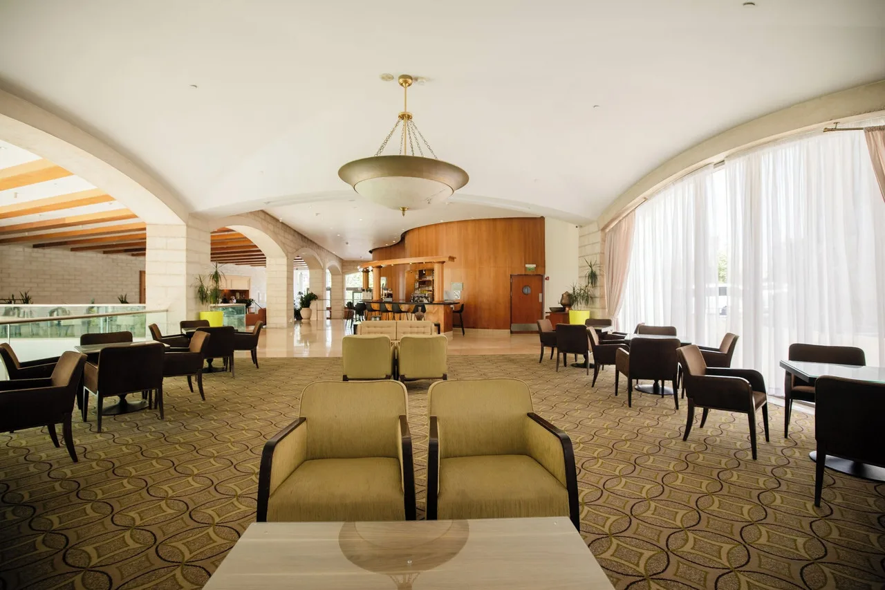 Grand Court Hotel Jerusalem — ภาพห้องพักและบรรยากาศ