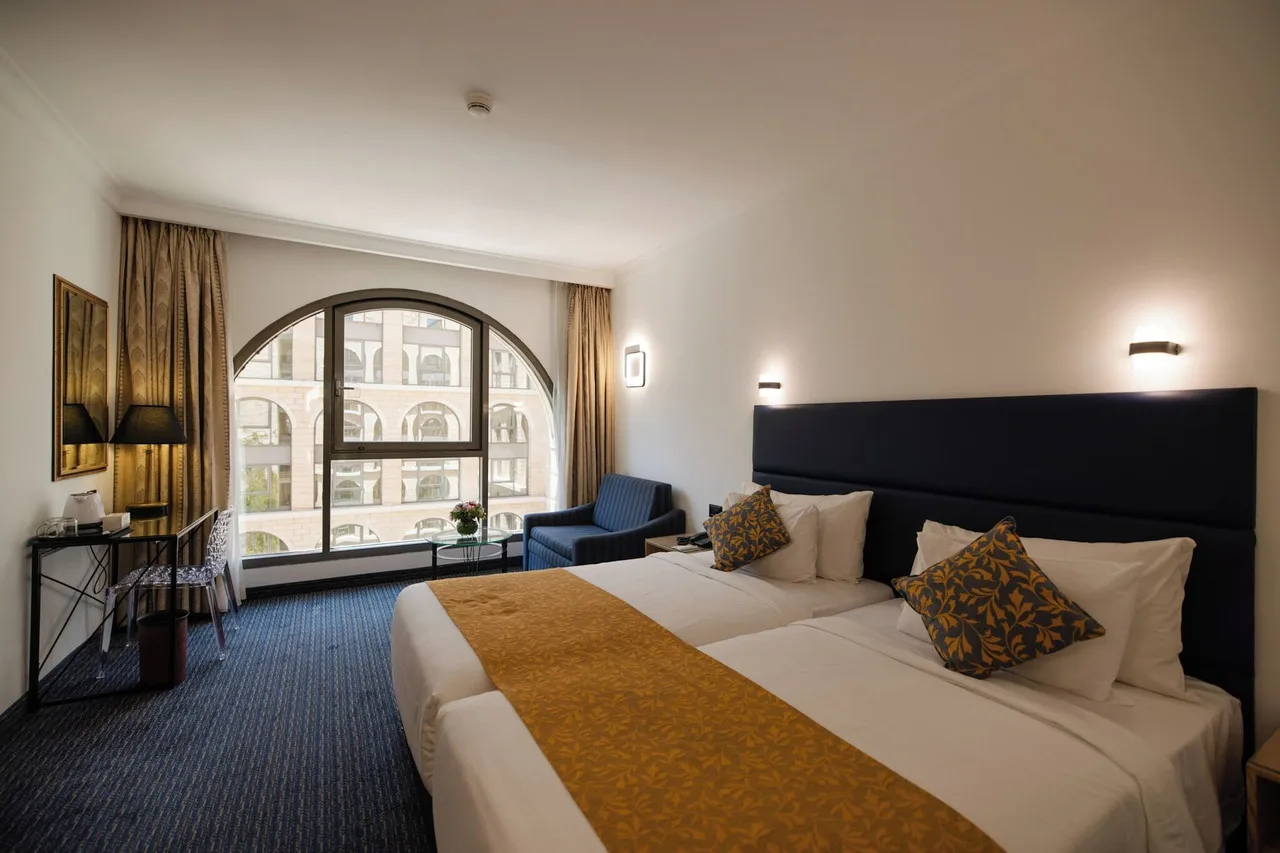 Grand Court Hotel Jerusalem — ภาพห้องพักและบรรยากาศ
