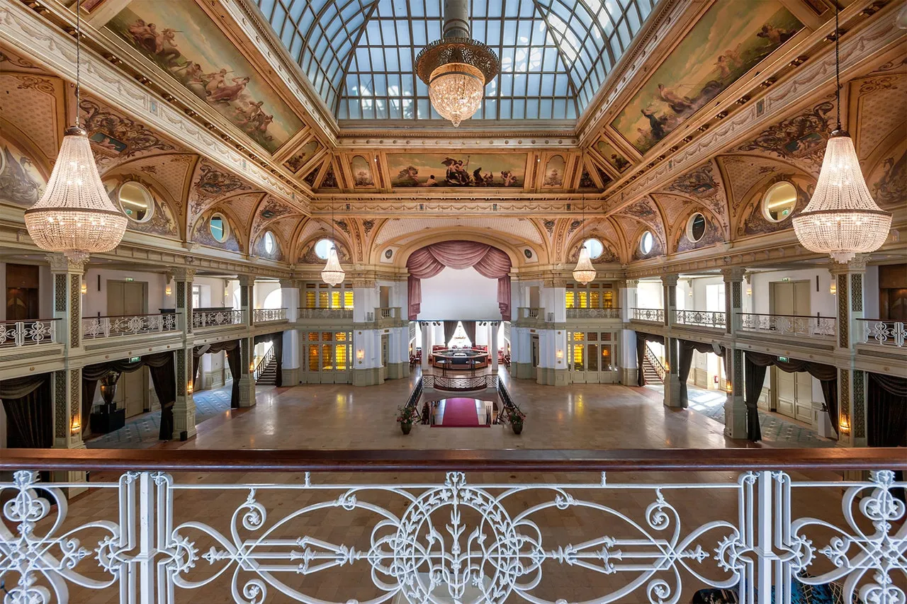Grand Hotel Amrath Kurhaus The Hague Scheveningen — rooms and atmosphere