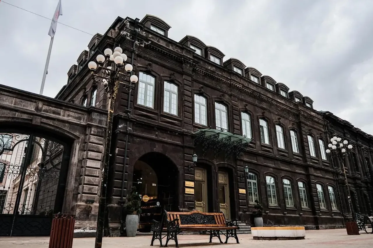 GRAND HOTEL GYUMRI by APRICOT Hotels — ภาพห้องพักและบรรยากาศ