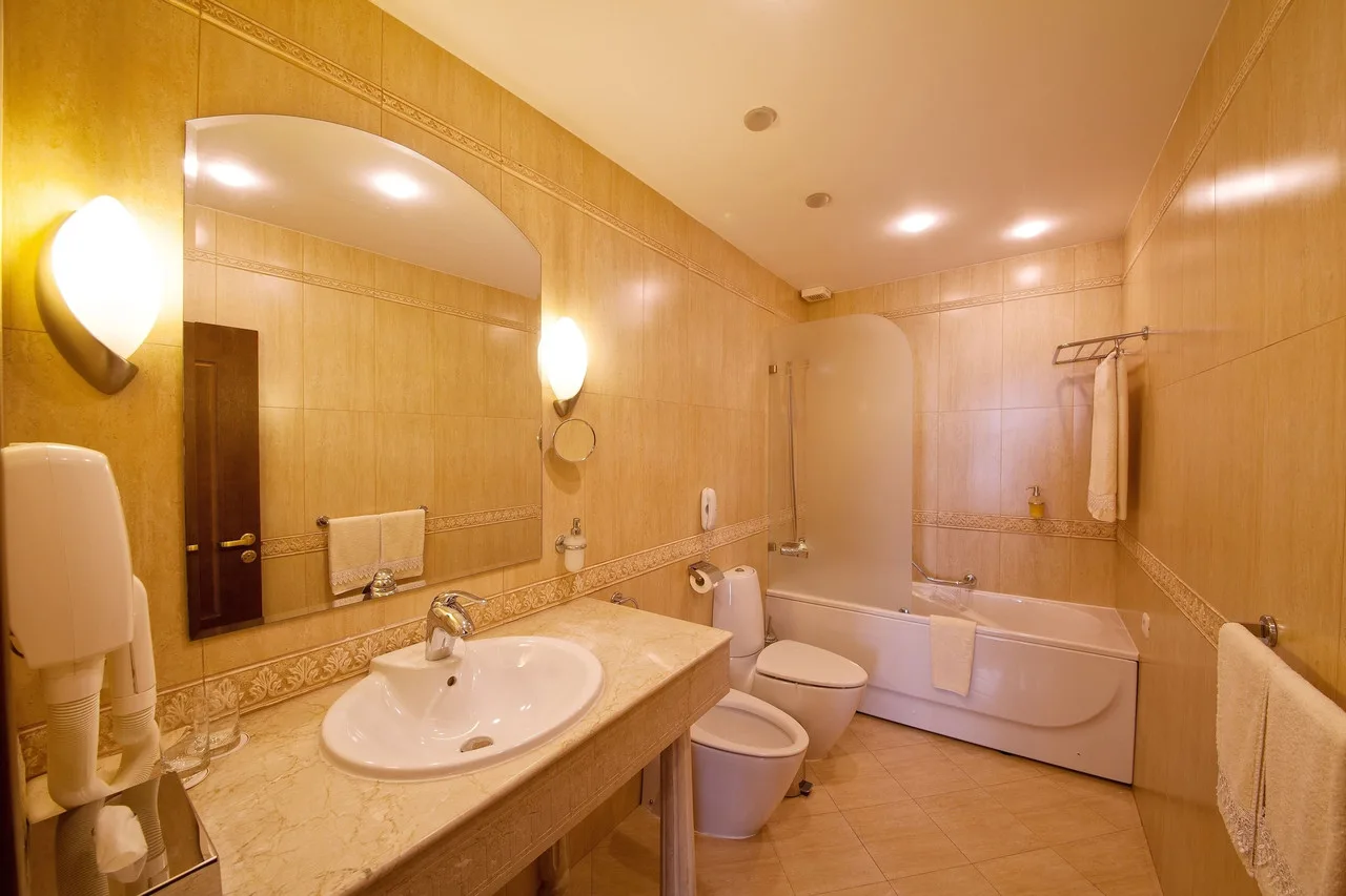 Grand Hotel London — ภาพห้องพักและบรรยากาศ