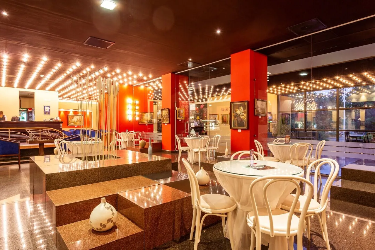 Grand Hotel Plovdiv — ภาพห้องพักและบรรยากาศ