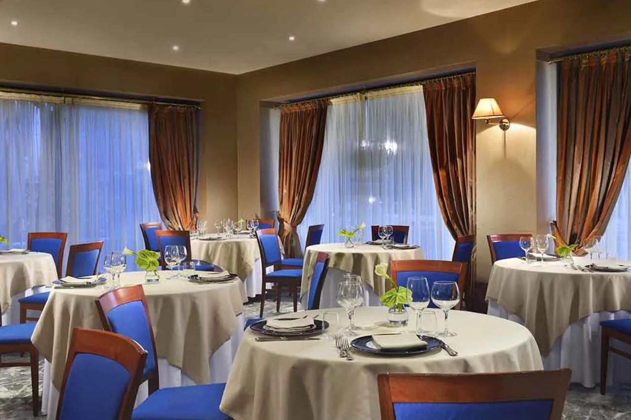 Grand Hotel San Marino — ภาพห้องพักและบรรยากาศ