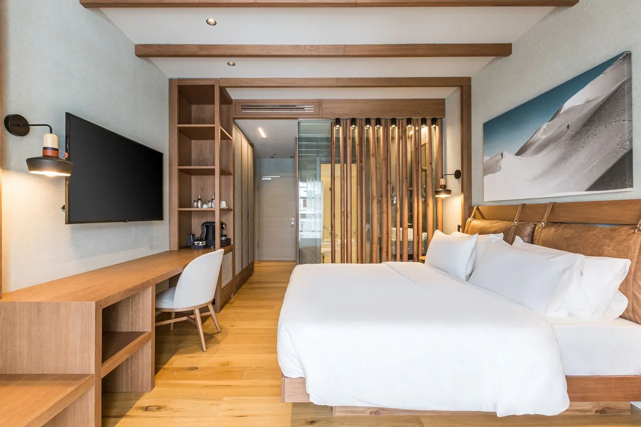 Grand Hotel Savoia Cortina — rooms and atmosphere