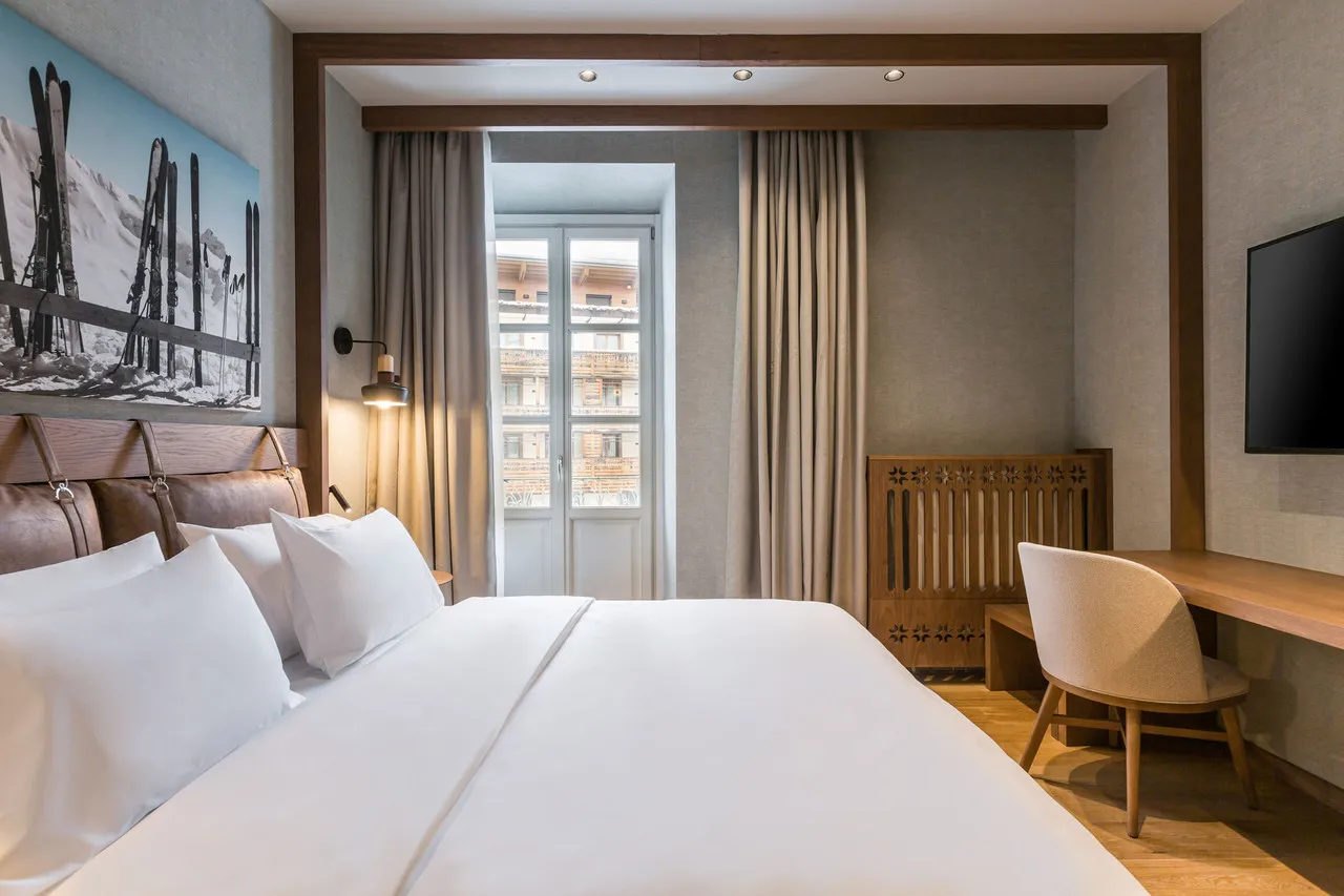 Grand Hotel Savoia Cortina — rooms and atmosphere