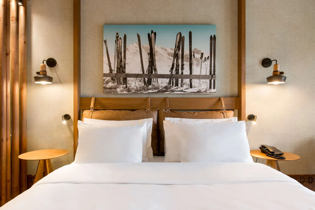 Grand Hotel Savoia Cortina — rooms and atmosphere