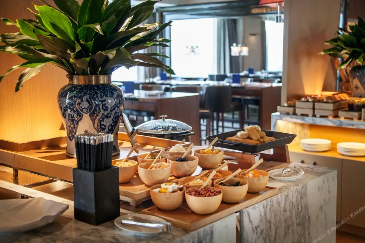 Grand Hyatt Chengdu — rooms and atmosphere