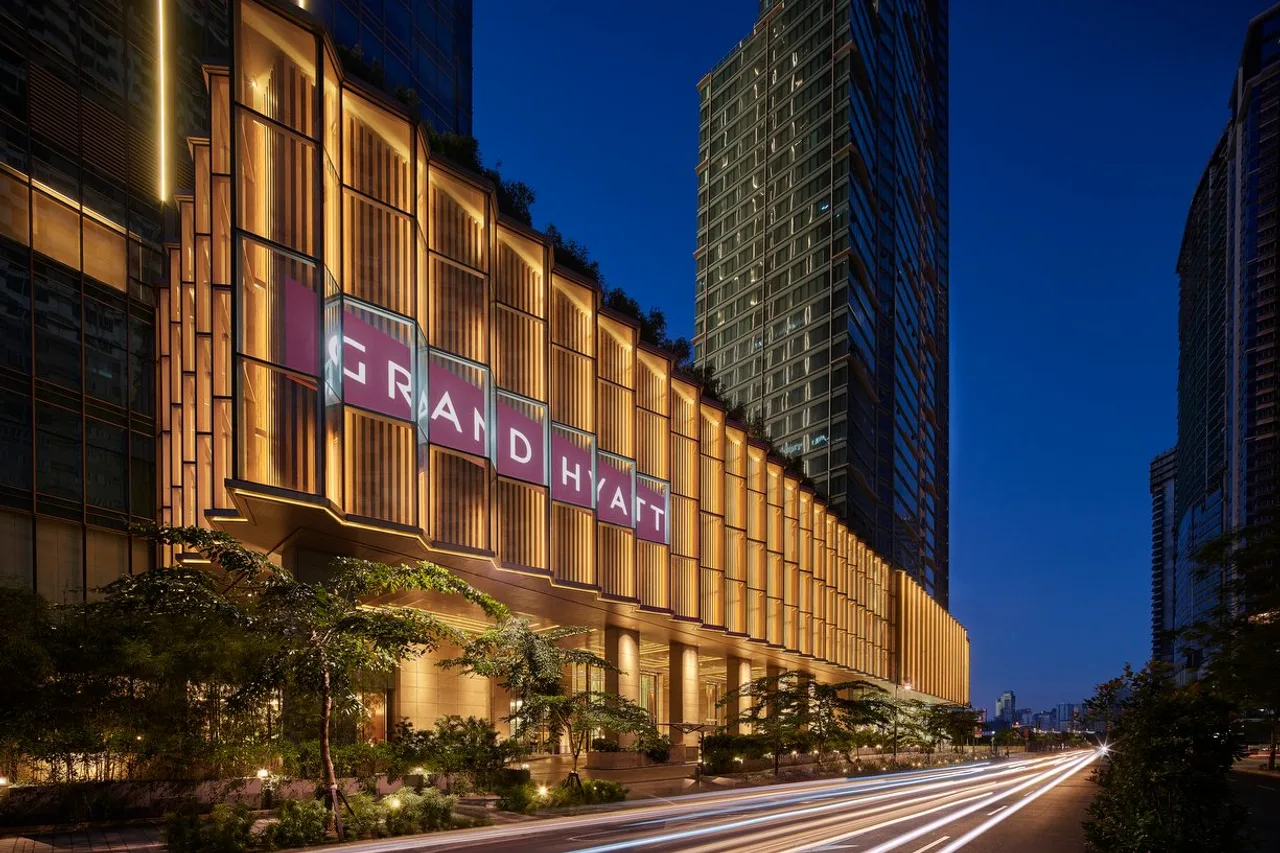 Grand Hyatt Manila — โรงแรมในมะนิลา