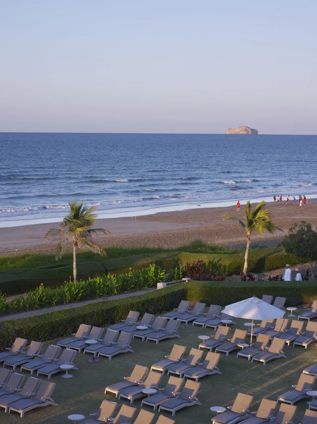 Grand Hyatt Muscat — rooms and atmosphere