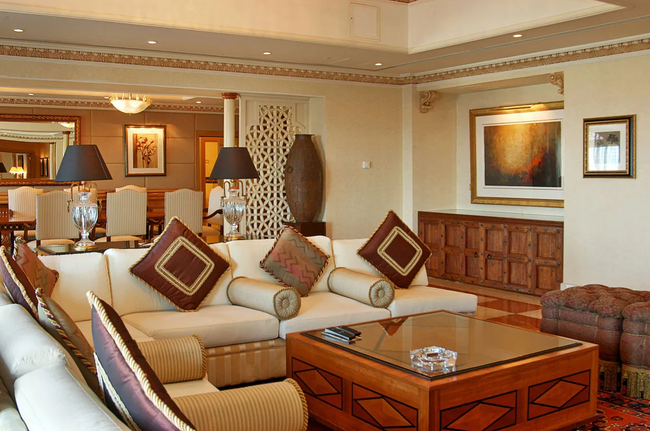Grand Hyatt Muscat — rooms and atmosphere