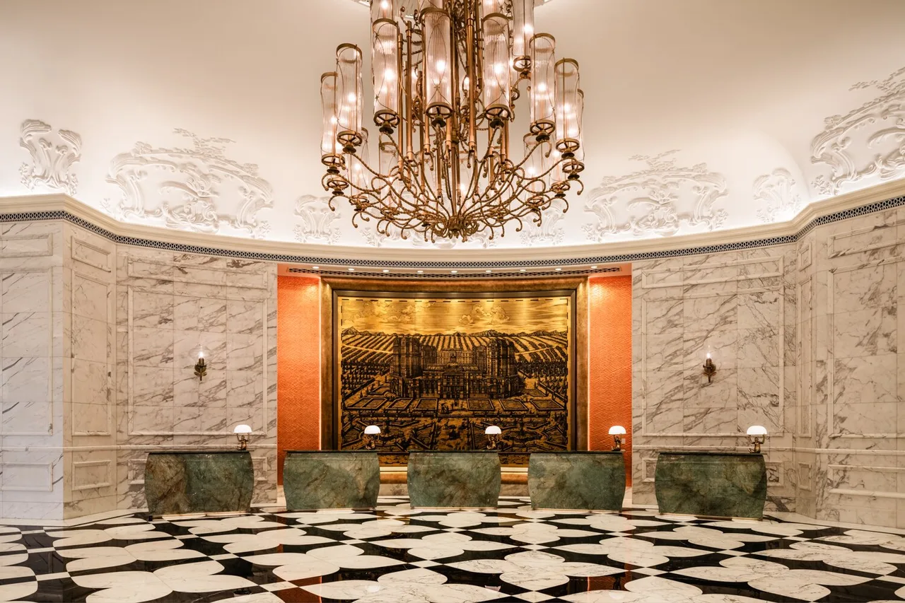 Grand Lisboa Palace Macau — rooms and atmosphere