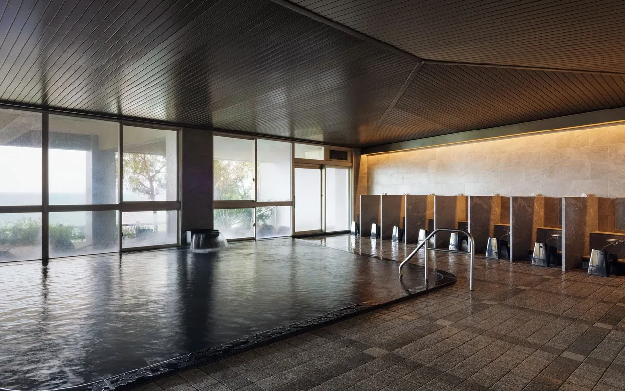 Grand Mercure Beppu Bay Resort & Spa (Beppuwan Royal) — rooms and atmosphere