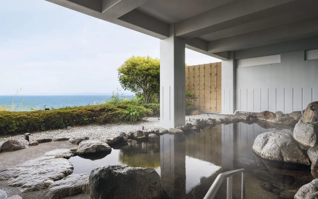 Grand Mercure Beppu Bay Resort & Spa (Beppuwan Royal) — rooms and atmosphere